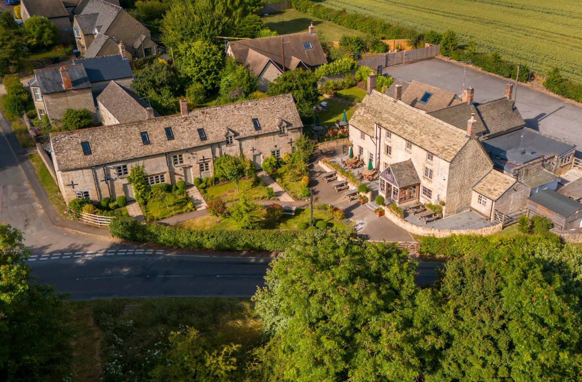 Отель Killingworth Castle Вудсток Экстерьер фото